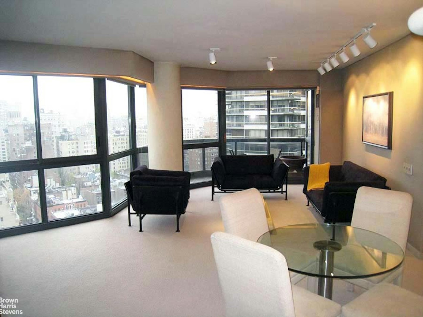 Photo 1 of 200 East 61st Street 21D, Upper East Side, NYC, $4,900, Web #: 23128397