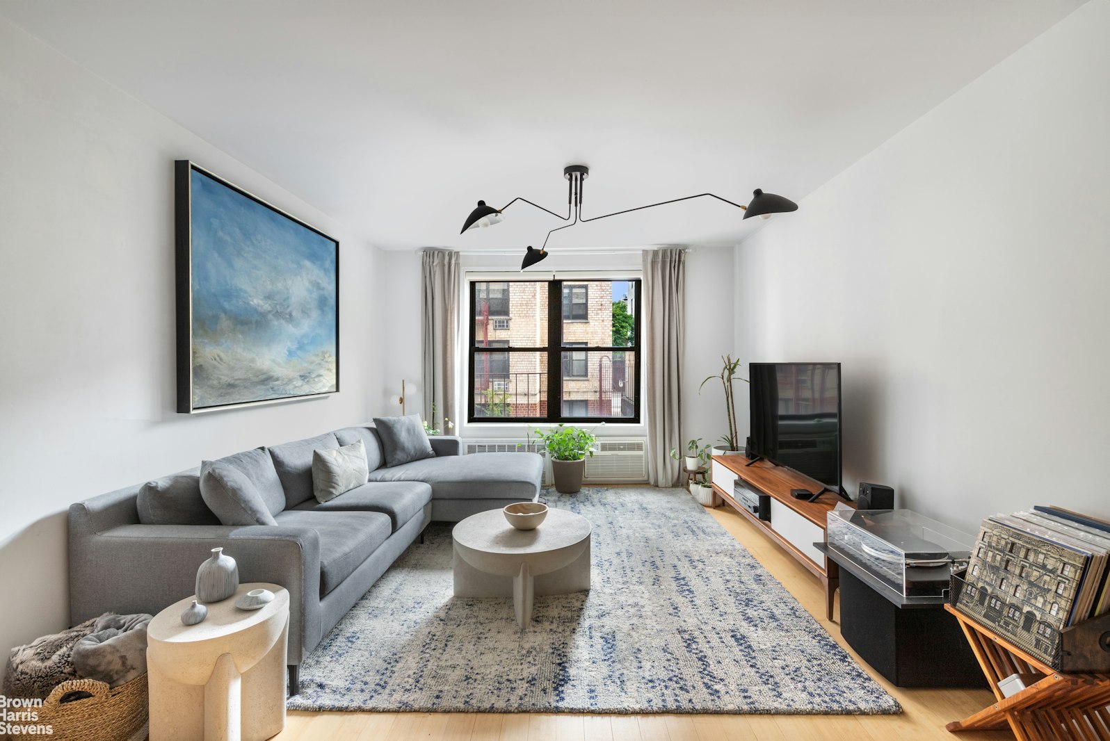 Photo 1 of 165 Christopher Street 1Z, West Village, NYC, $6,000, Web #: 23164350