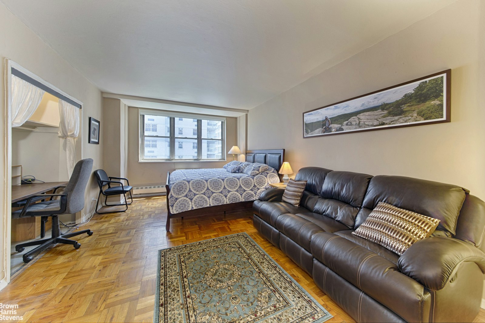 Photo 1 of 63 East 9th Street 7N, Greenwich Village, NYC, $560,000, Web #: 23172662