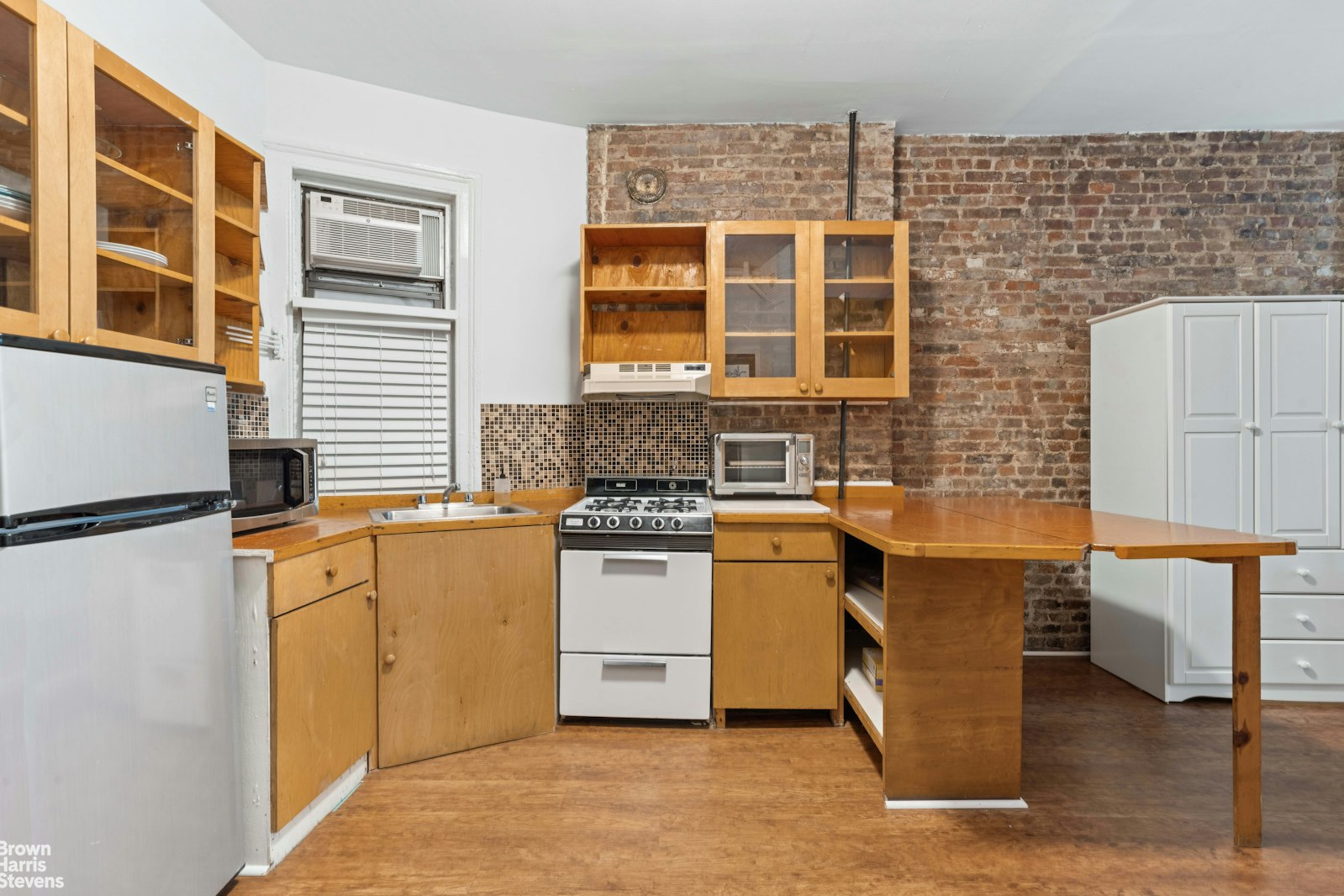 433 West 46th Street 1RW Clinton New York NY 10036