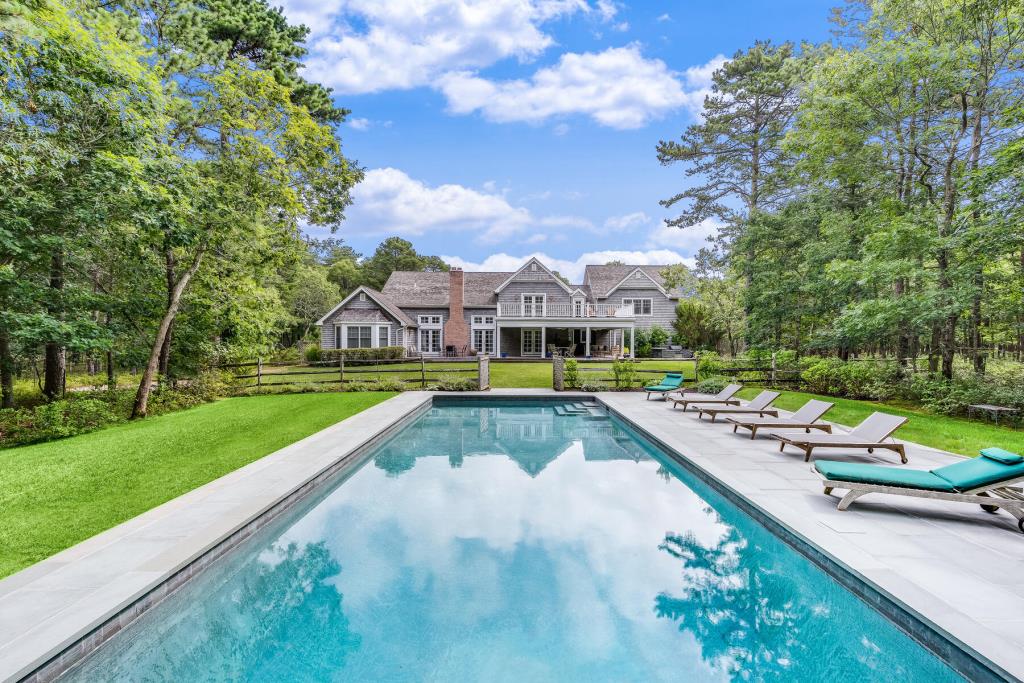 561 Wainscott Northwest R