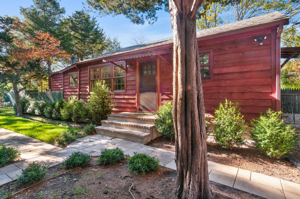 569 Springs Fireplace Roa