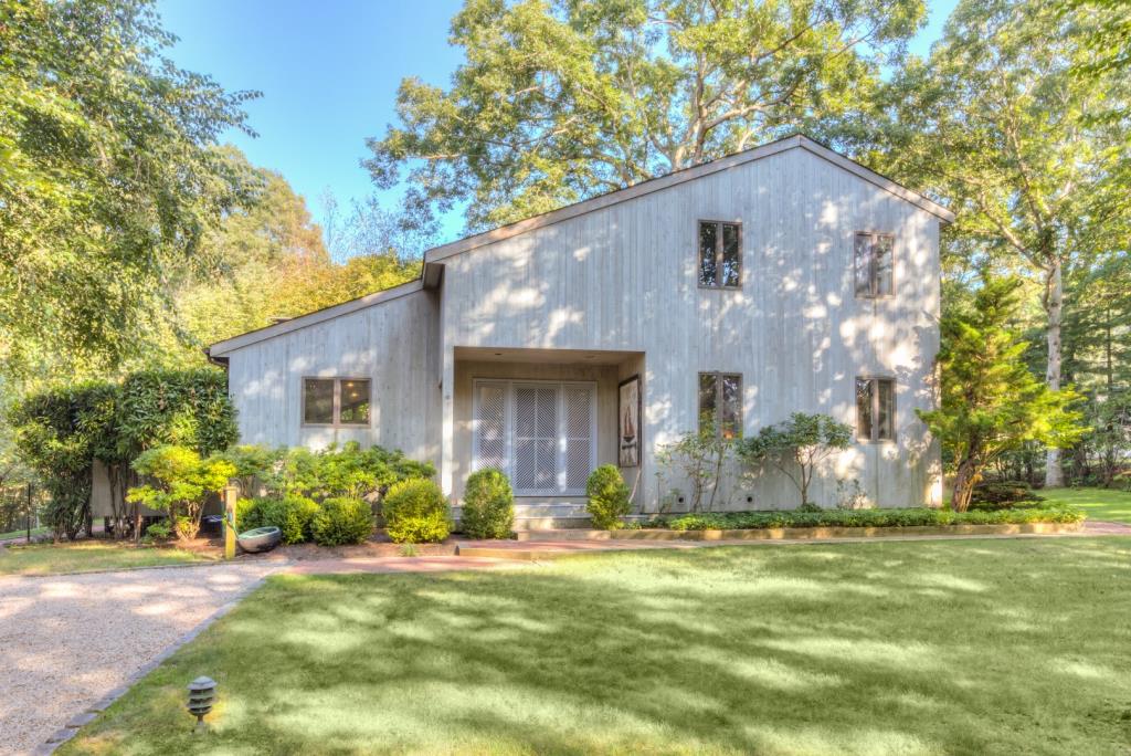 28 North Hollow Drive