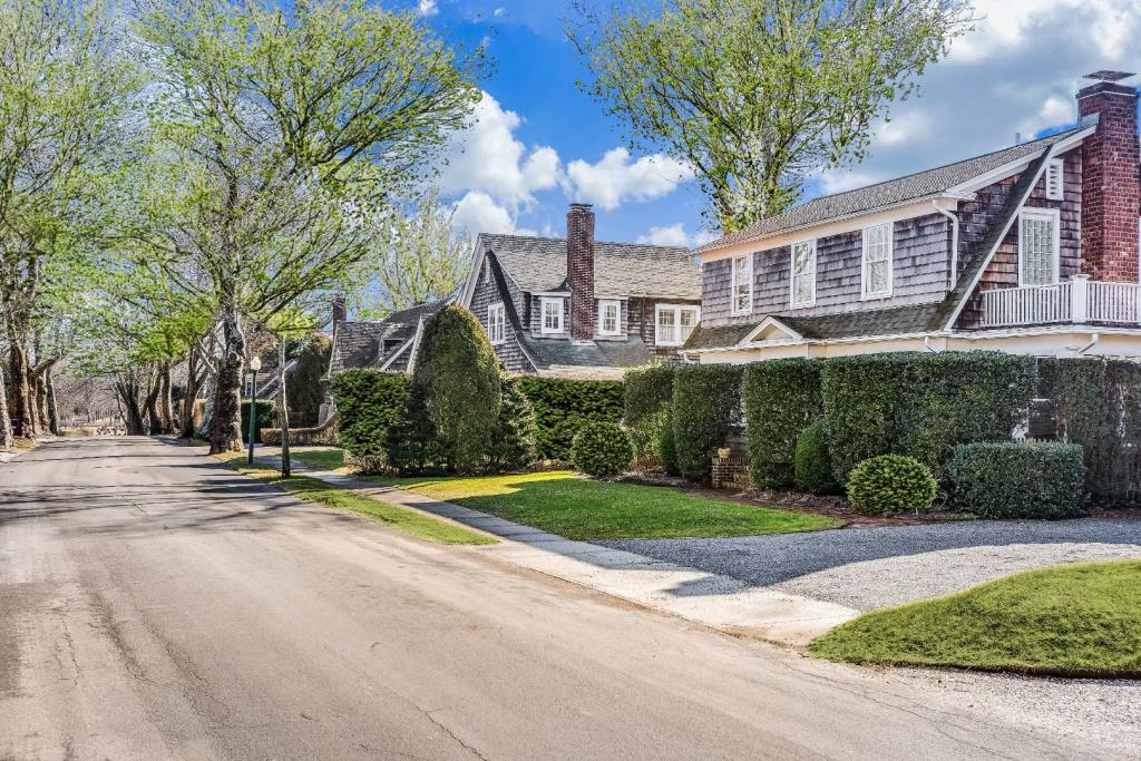 25 Mill Hill Lane