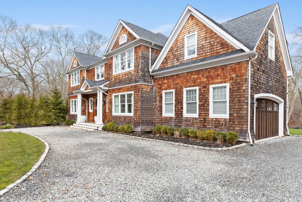 4 White Oak Lane