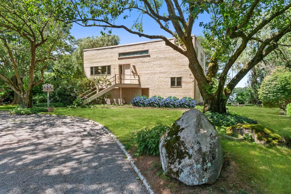 172 MILL POND LN
