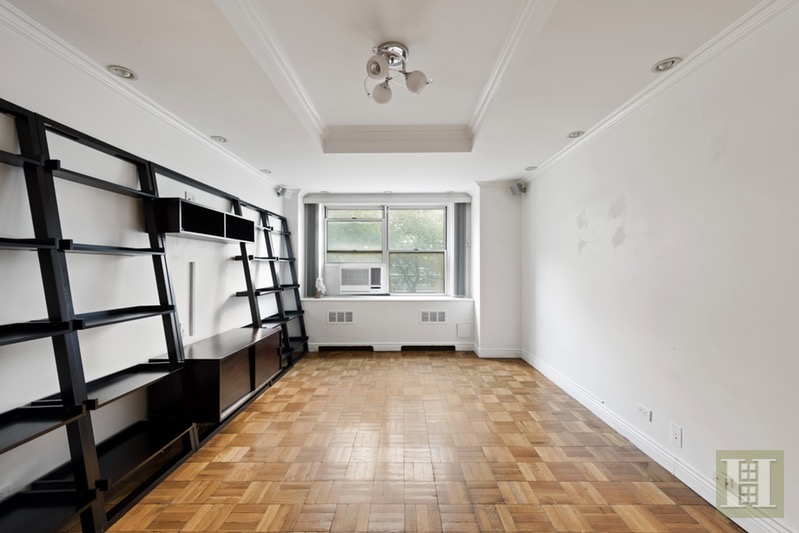 Photo 1 of 575 Grand Street, Lower East Side, NYC, $2,400, Web #: 10048846