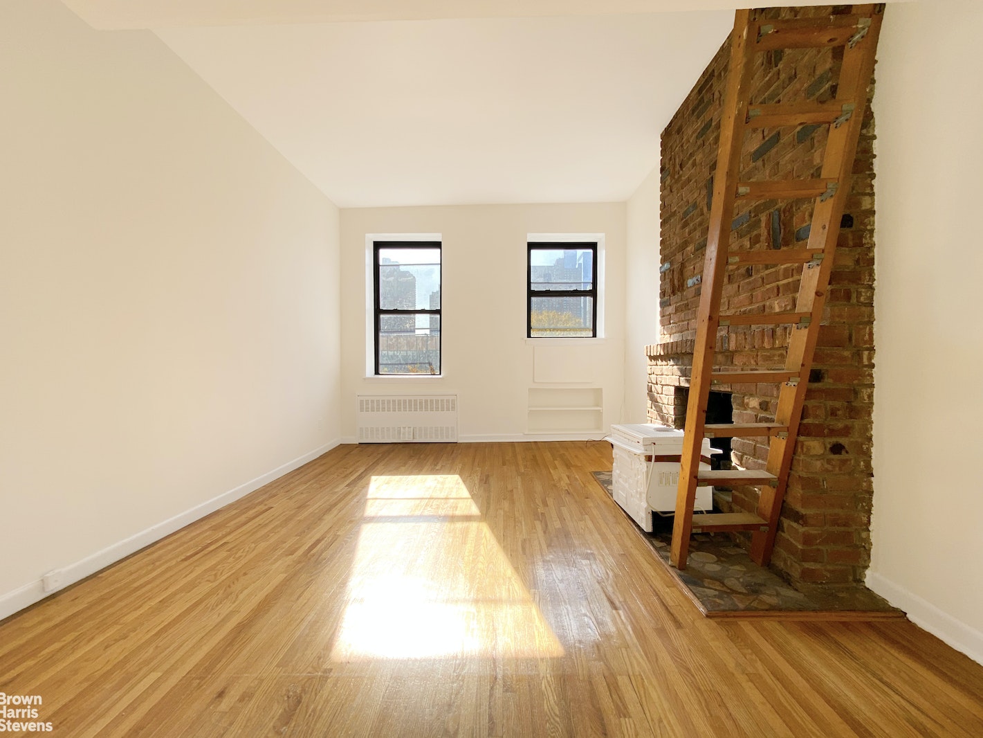 Photo 1 of 437 West 48th Street 3A, Midtown West, NYC, $2,300, Web #: 11570471