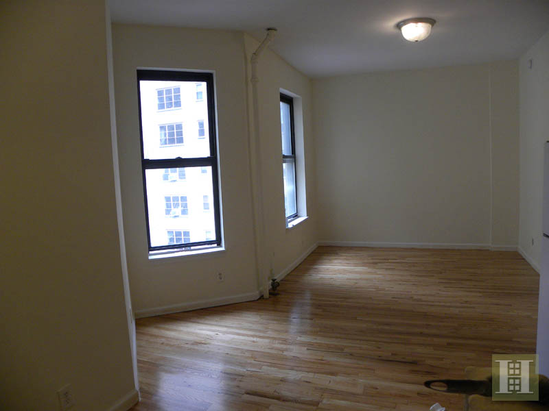 Photo 1 of 217 East 22nd Street, Gramercy Park, NYC, $2,900, Web #: 12356148
