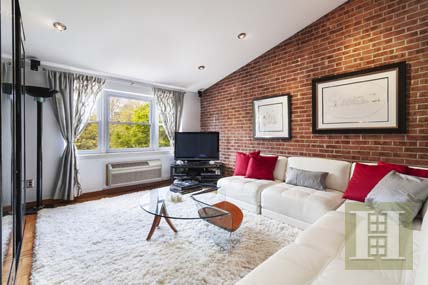 Property for Sale at 122 Prospect Park Sw 10, Windsor Terrace, Brooklyn, NY - Bedrooms: 2 
Bathrooms: 2 
Rooms: 4  - $849,000
