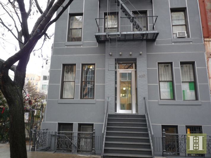 Photo 1 of 630 East 9th Street 17, East Village, NYC, $3,200, Web #: 13550834