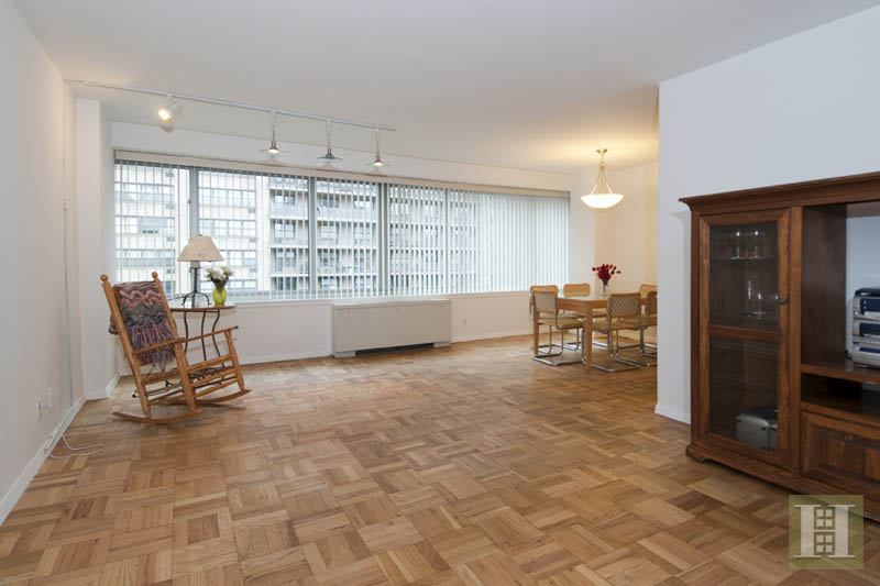 Photo 1 of 315 West 70th Street 18B, Upper West Side, NYC, $1,415,000, Web #: 13898335