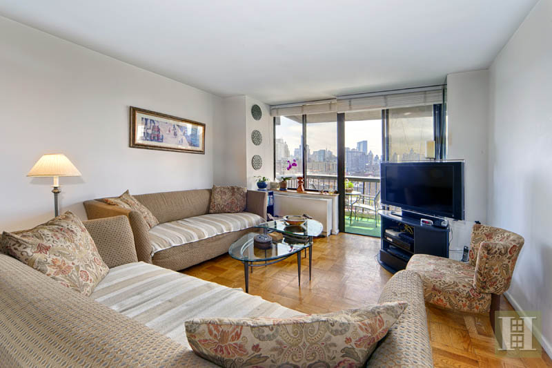 Photo 1 of 130 West 79th Street 14F, Upper West Side, NYC, $1,800,000, Web #: 14129096