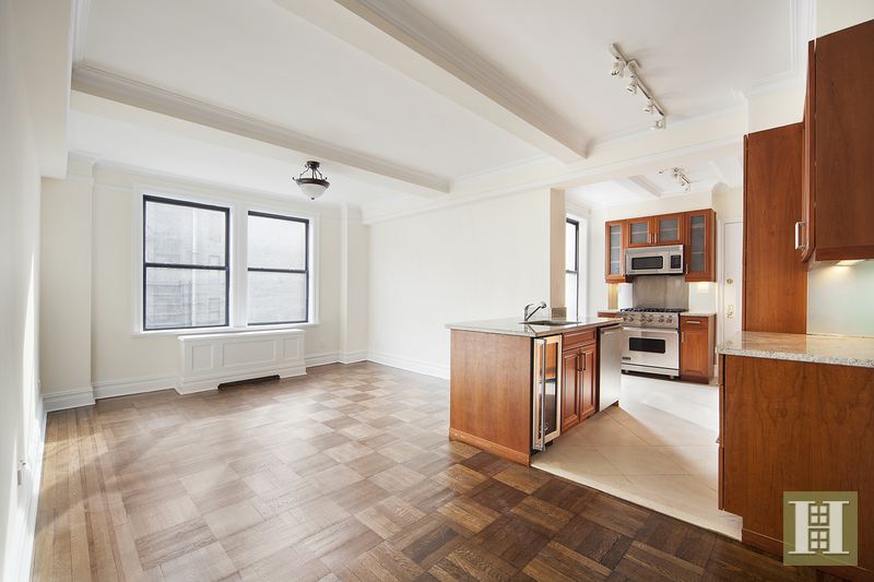 Photo 1 of 98 Riverside Drive 12F, Upper West Side, NYC, $7,450, Web #: 14159656