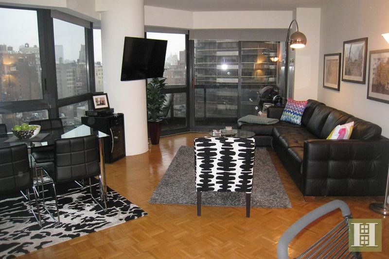 Photo 1 of 200 East 61st Street 15D, Midtown East, NYC, $3,900, Web #: 14314743