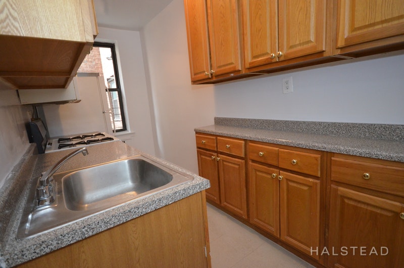 Photo 1 of 109-15 Queens Blvd 1B, Forest Hills, Queens, NY, $1,900, Web #: 14347715
