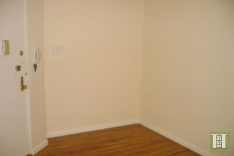 Photo 1 of 217 East 22nd Street 33, Gramercy Park, NYC, $2,500, Web #: 14366810