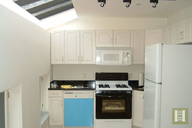 Photo 1 of 345 West 20th Street 4, Chelsea, NYC, $3,495, Web #: 14376542