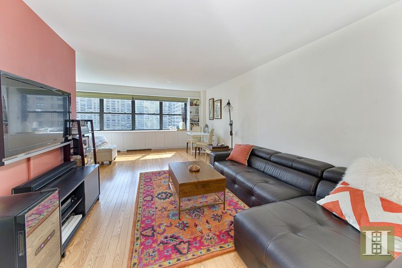 Photo 1 of 165 West End Avenue 18G, Upper West Side, NYC, $525,000, Web #: 14547238