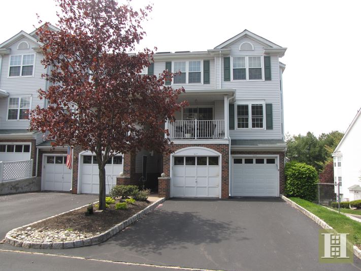 Photo 1 of 817 Buckland Court, Denville, New Jersey, $272,500, Web #: 14726304