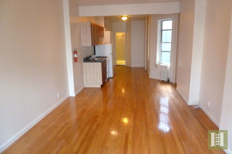 Photo 1 of 436 West 49th Street 3Fw, Midtown West, NYC, $2,000, Web #: 14776623