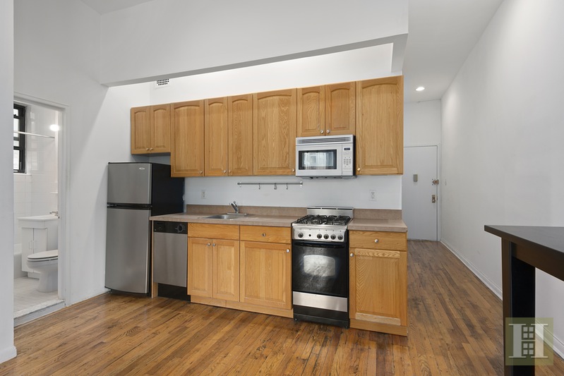 Photo 1 of 330 West 85th Street 6D, Upper West Side, NYC, $2,950, Web #: 14802388