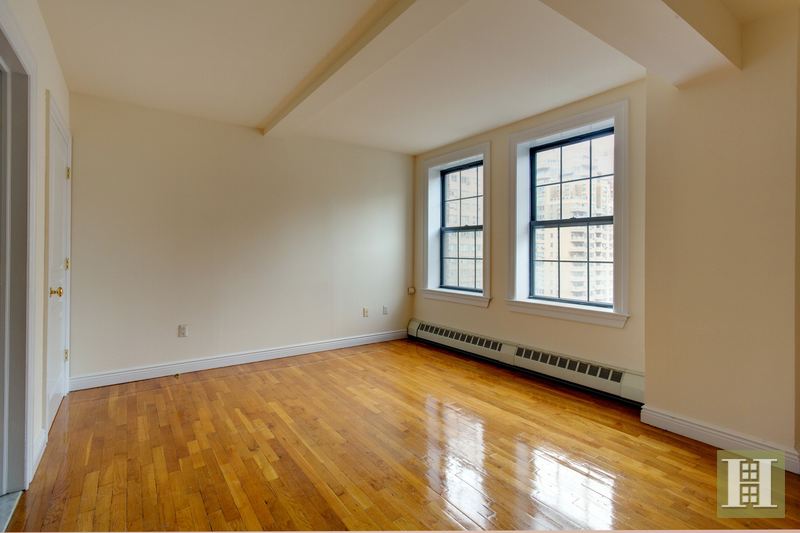 Photo 1 of 17 Park Avenue 201, Midtown East, NYC, $5,950, Web #: 14964515