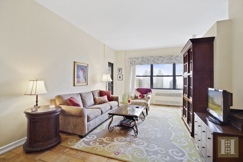 Photo 1 of 205 West End Avenue 29J, Upper West Side, NYC, $1,050,000, Web #: 15053268