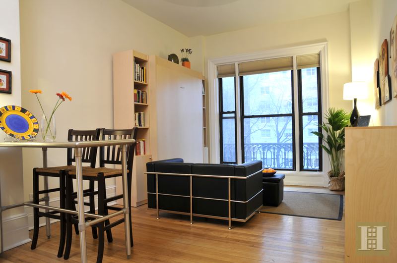 Photo 1 of 140 West 69th Street, Upper West Side, NYC, $2,200, Web #: 15075456