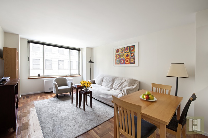 Photo 1 of 2373 Broadway 728, Upper West Side, NYC, $3,500, Web #: 15085494