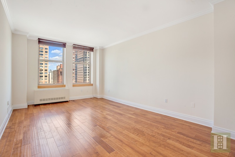 Photo 1 of Large One Bedroom, Upper East Side, NYC, $3,600, Web #: 15103513