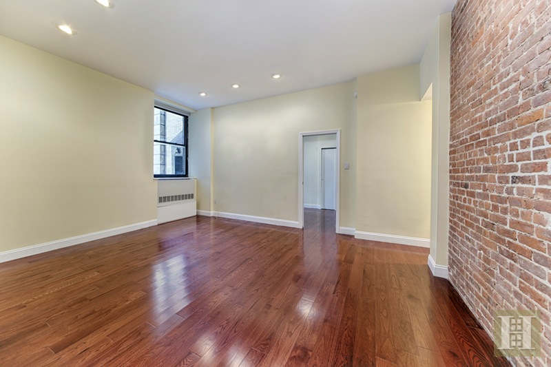 Photo 1 of 214 Riverside Drive, Upper West Side, NYC, $2,500, Web #: 15135542