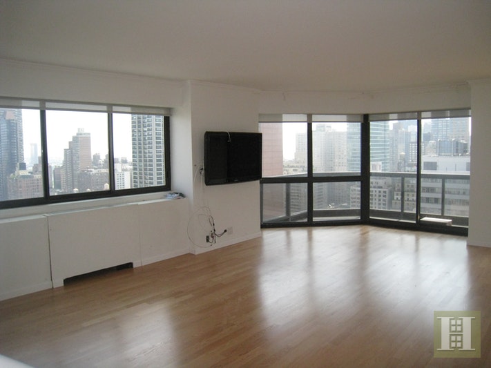 Photo 1 of 200 East 61st Street 26G, Upper East Side, NYC, $6,500, Web #: 15265497