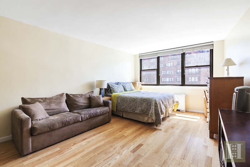 Photo 1 of 225 East 36th Street 9H, Midtown East, NYC, $388,000, Web #: 15320319