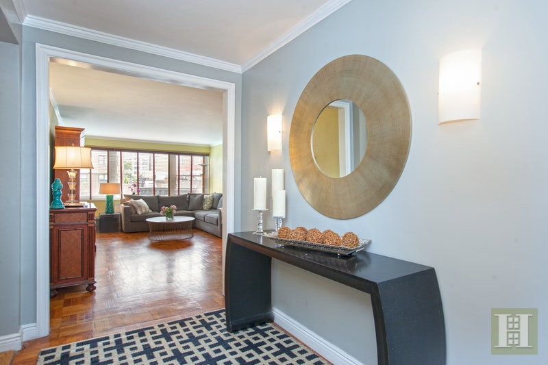Photo 1 of 75 East End Avenue 8H, Upper East Side, NYC, $1,495,000, Web #: 15373686