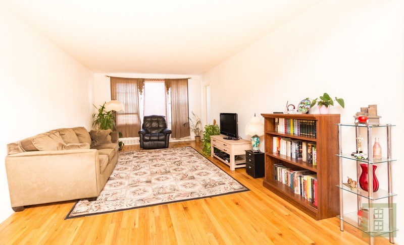 Photo 1 of 2736 Independence Avenue 4L, Riverdale, New York, $220,000, Web #: 15383723