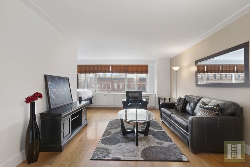 Photo 1 of 400 Central Park West 6G, Upper West Side, NYC, $785,000, Web #: 15494576