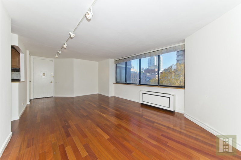 Photo 1 of 330 East 75th Street, Upper East Side, NYC, $4,500, Web #: 15836502