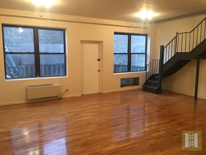 Photo 1 of 286 Eighth Avenue, Chelsea, NYC, $6,000, Web #: 15859815