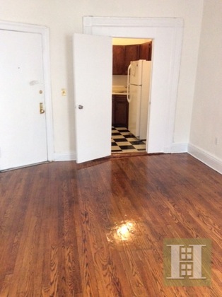 Photo 1 of 108 West 17th Street 6, Chelsea, NYC, $3,750, Web #: 15909277