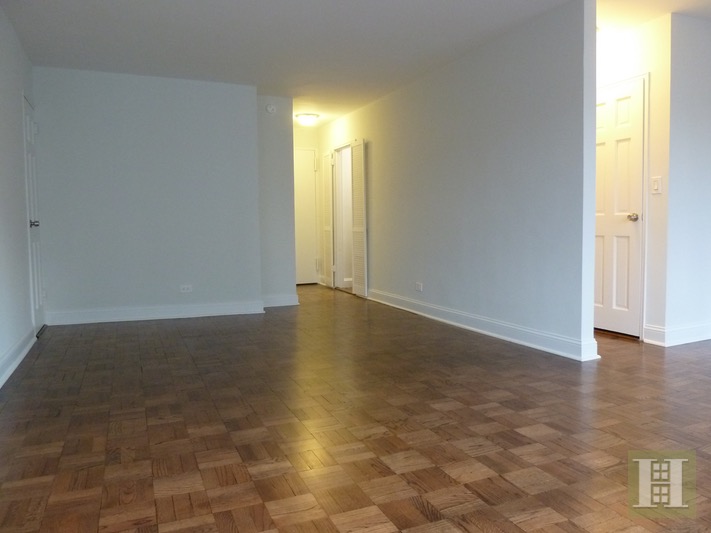Photo 1 of 200 East 15th Street 14F, Gramercy Park, NYC, $2,172, Web #: 15930594