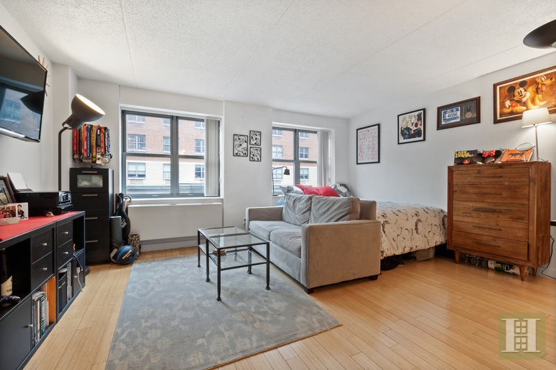Photo 1 of 516 West 47th Street S2c, Midtown West, NYC, $2,246, Web #: 15940336
