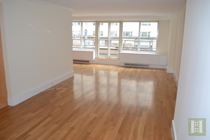 Photo 1 of 57th/5th Huge Jr 4 With Terrace, Midtown West, NYC, $4,200, Web #: 16015609