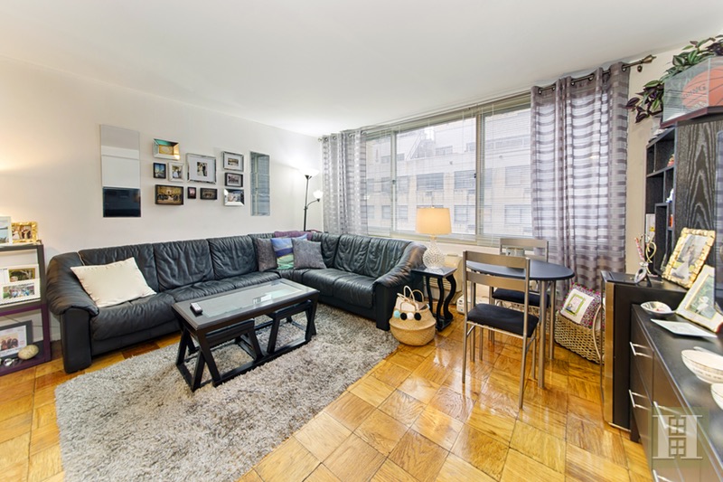 Photo 1 of 333 East 45th Street 10D, Midtown East, NYC, $2,850, Web #: 16075240