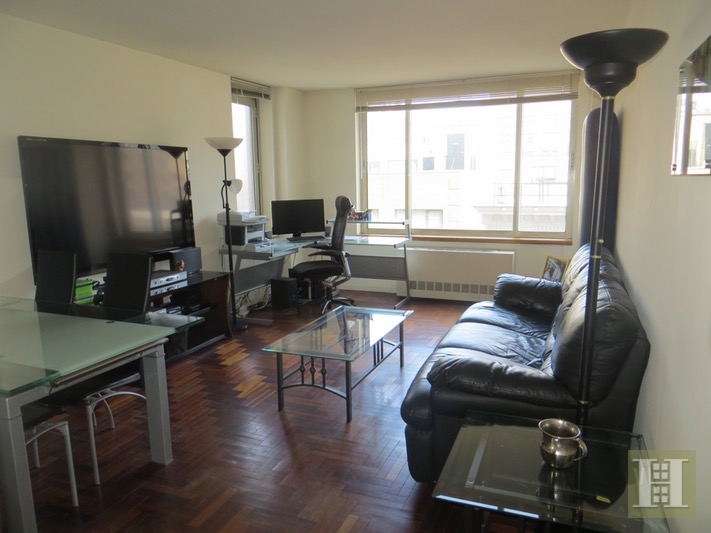 Photo 1 of 2373 Broadway 924, Upper West Side, NYC, $3,500, Web #: 16158359