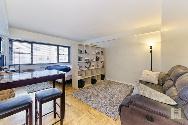 Photo 1 of 330 East 49th Street 11C, Midtown East, NYC, $560,000, Web #: 16218841