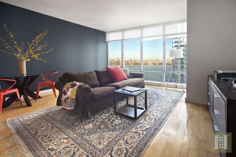 Photo 1 of 1 Northside Piers 12C, Williamsburg, Brooklyn, NY, $999,000, Web #: 16223902