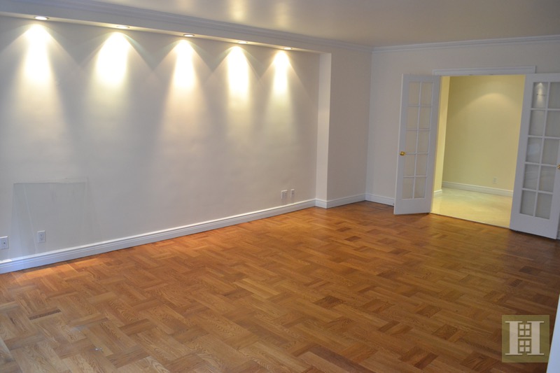 Photo 1 of 57th/5th Ave No Fee Huge Junior 4, Midtown West, NYC, $4,225, Web #: 16291679
