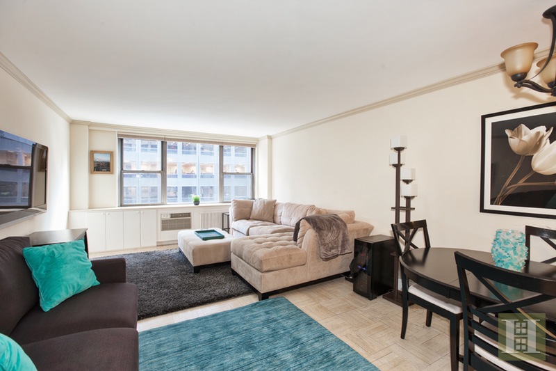 Photo 1 of 209 East 56th Street 6F, Midtown East, NYC, $630,000, Web #: 16328886