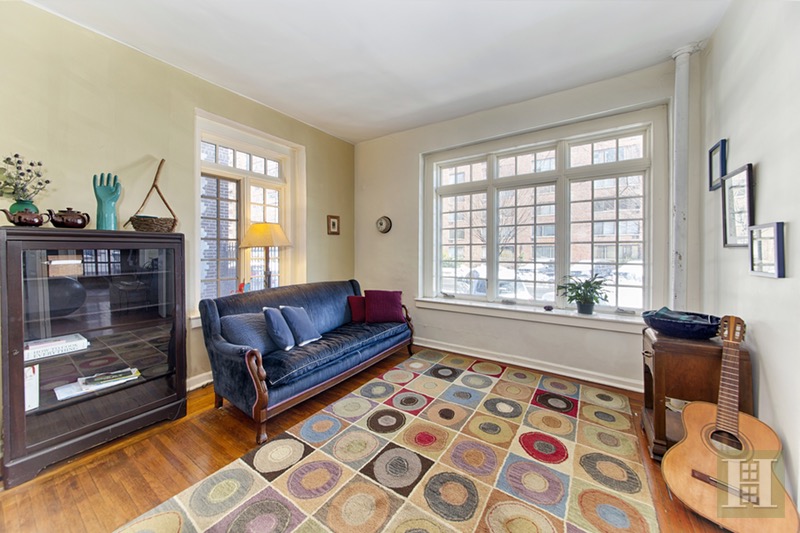 Photo 1 of Central Park Maison, Upper West Side, NYC, $950,000, Web #: 16347640